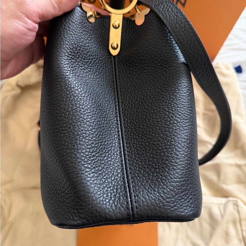 Louis Vuitton Black Leather Shoulder Bag with Gold Accents - Picture 6 of 7